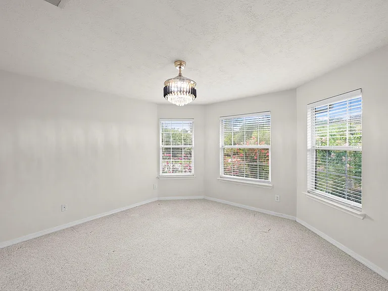 5526 Darschelle Dr — Photo 27
