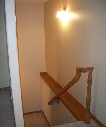 3rd image of 409 Rosewood Cir