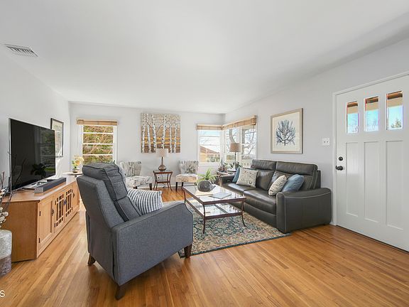 5th image of 3239 Brookhill St