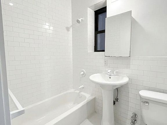 5th image of 338 E 55th St APT 2B