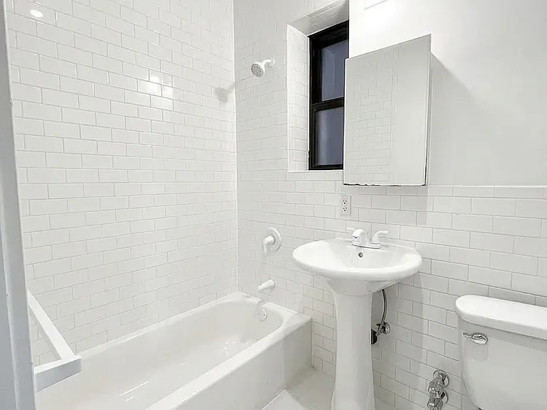 338 E 55th St #2-B — Photo 5