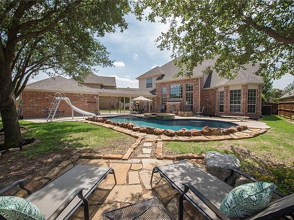 2nd image of 805 Crown Ct