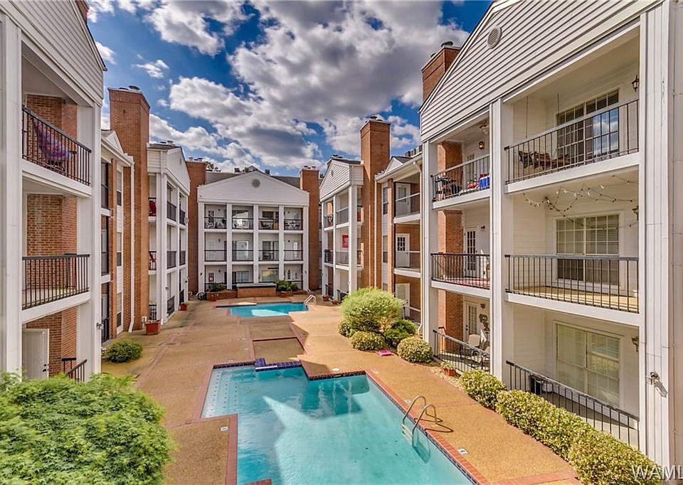 1st image of 708 11th St APT 326