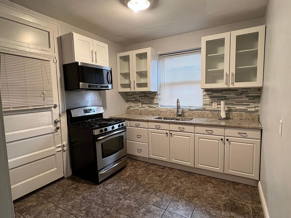 1st image of 1706 N Narragansett Ave #2F