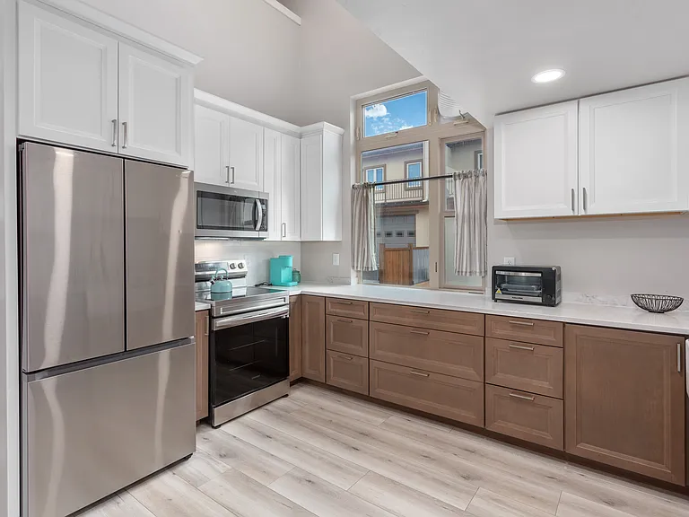 201 Summitview Ln — Photo 8