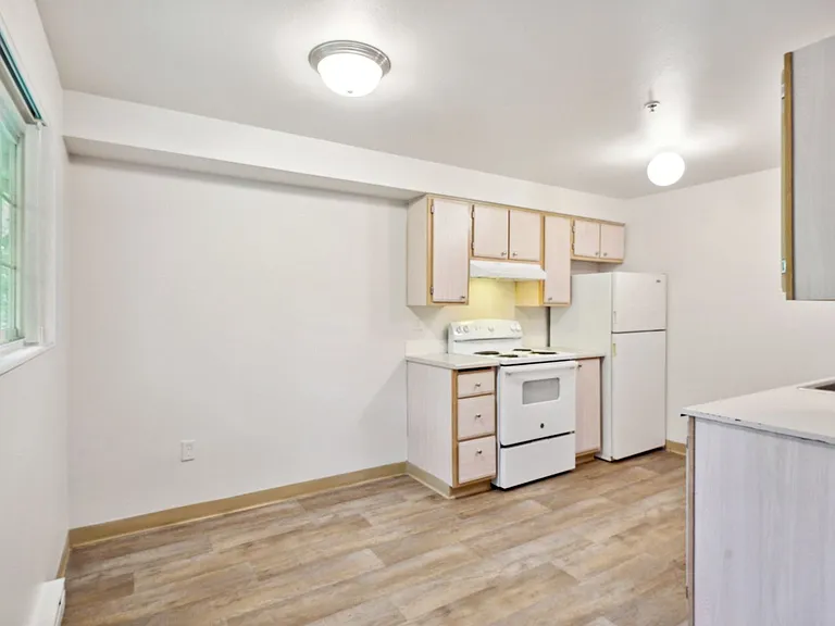 The Summit Apartments — Photo 33
