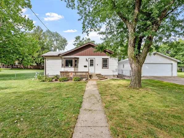 1216 E 27th St, Des Moines, IA 50317