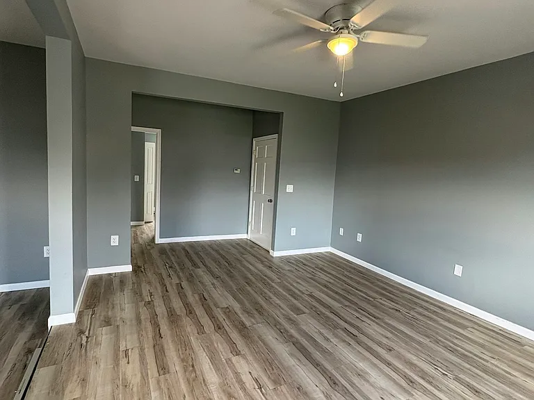 615 George St — Photo 15