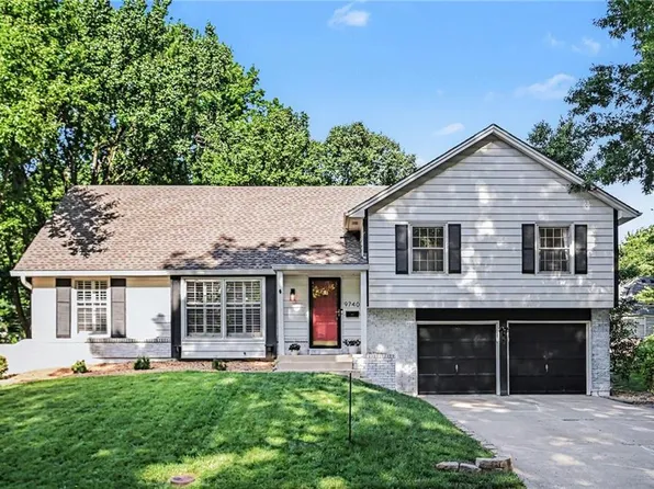 9740 Riggs St, Overland Park, KS 66212