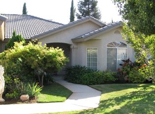 378 W Gibson Ave, Clovis, CA 93612