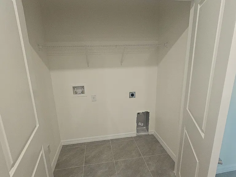 32282 Lexington St — Photo 11