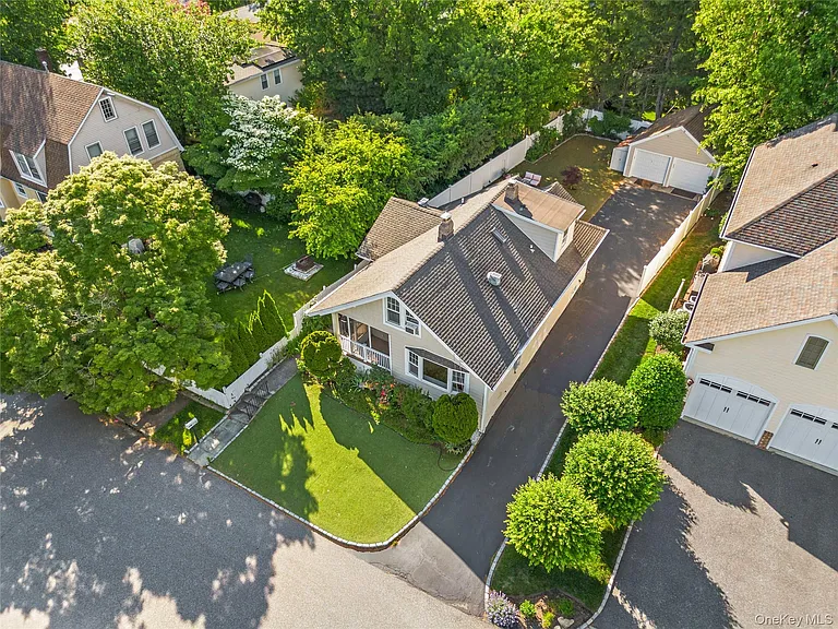 15 Pershing Ave — Photo 38