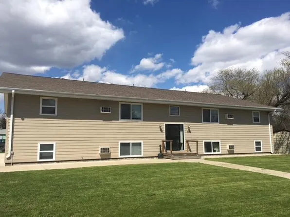 425 8th Ave NE APT 1, Watertown, SD 57201