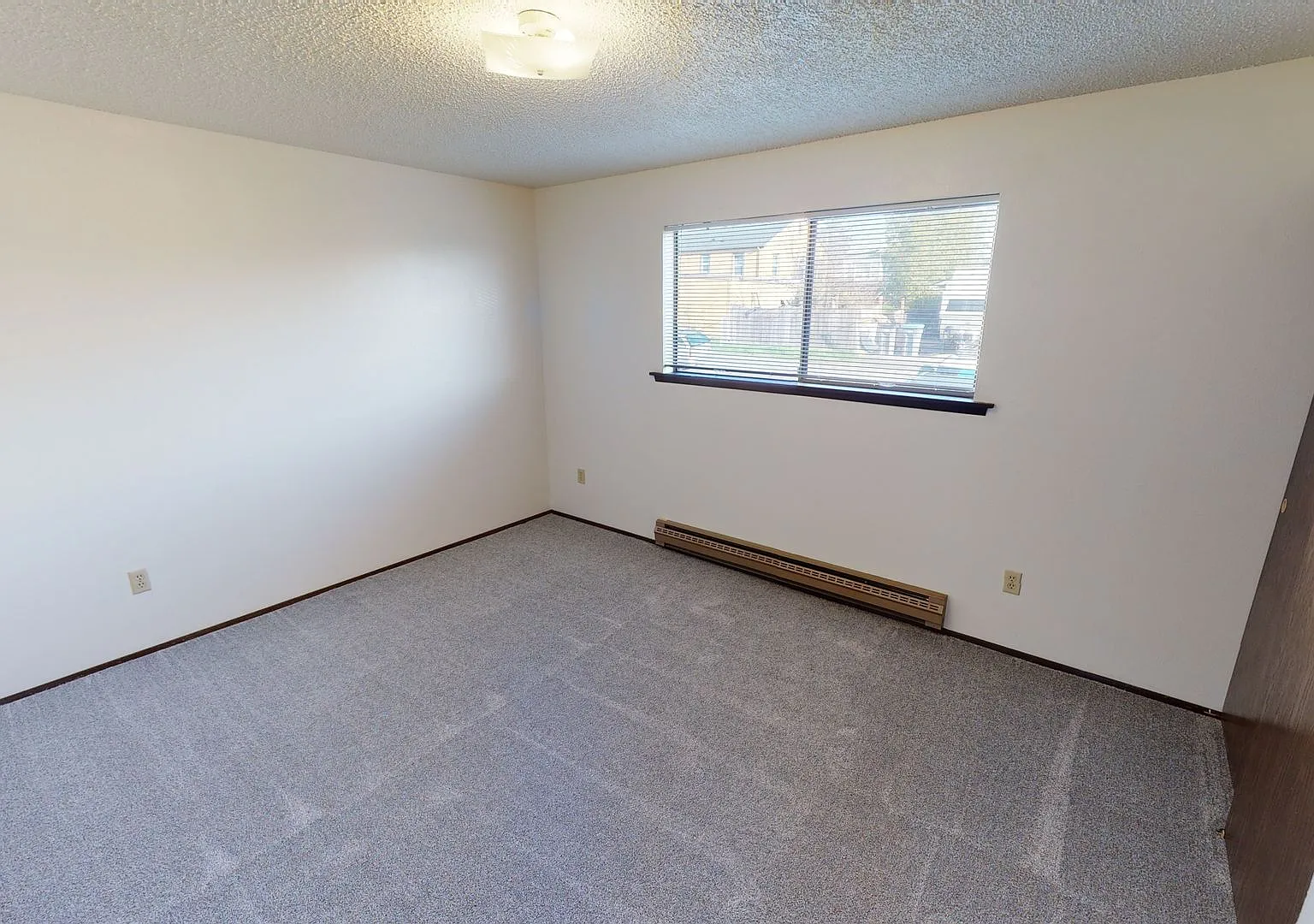 Manette Condo Available for Rent, Utilities & Off-Street Parking Included! Available Now! — Photo 2