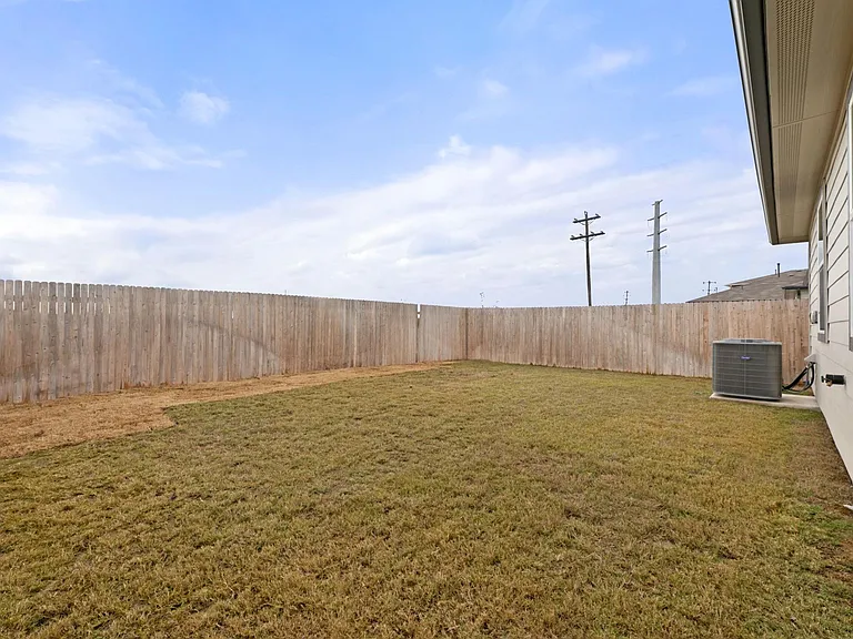 237 Ashford St — Photo 23
