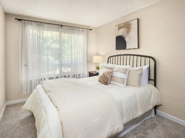 9504 Ravenna Ave NE #203, Seattle, WA 98115