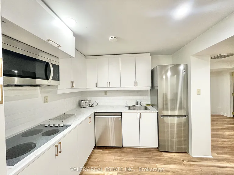 12 Weatherstone Ct #LOWER — Photo 7