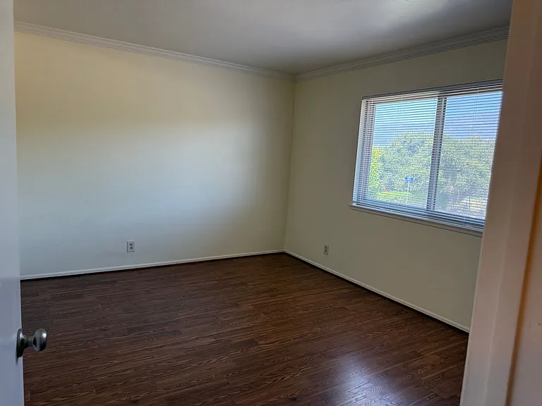5911 Birch St #3 — Photo 7