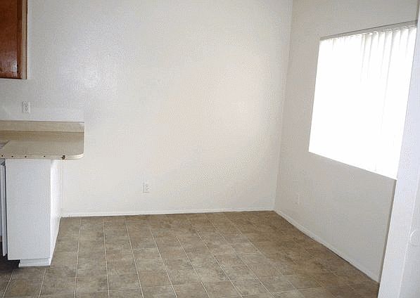 2nd image of 2280 Primrose Ave APT 3