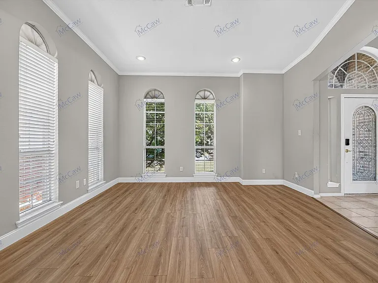 305 Brazil Dr — Photo 5