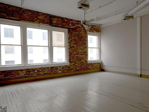 5th image of 215 Mitchell St SW APT 18