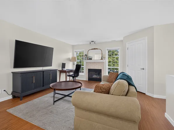 2350 Stillingfleet Rd #205, Kelowna, BC V1W 3X9