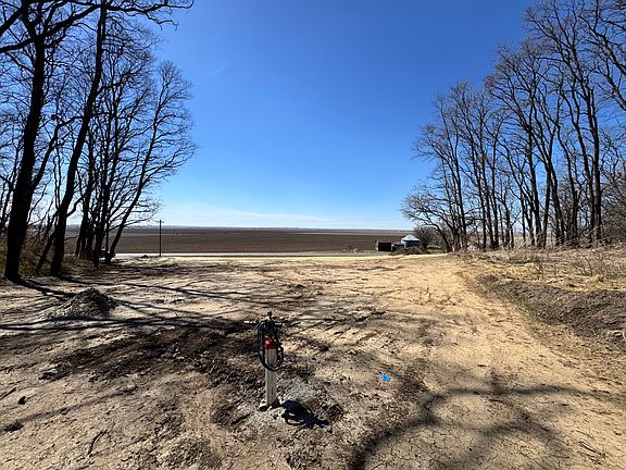 3rd image of 2280 Bluff Rd