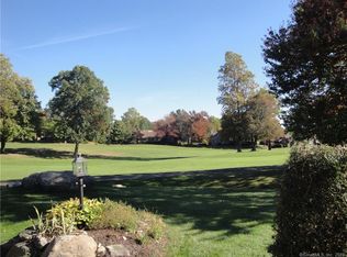 595 Sioux Ln #B, Stratford, CT 06614