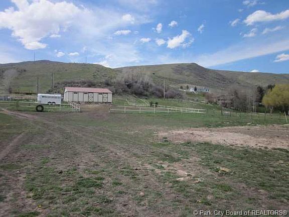 4th image of 1371 S West Hoytsville Rd