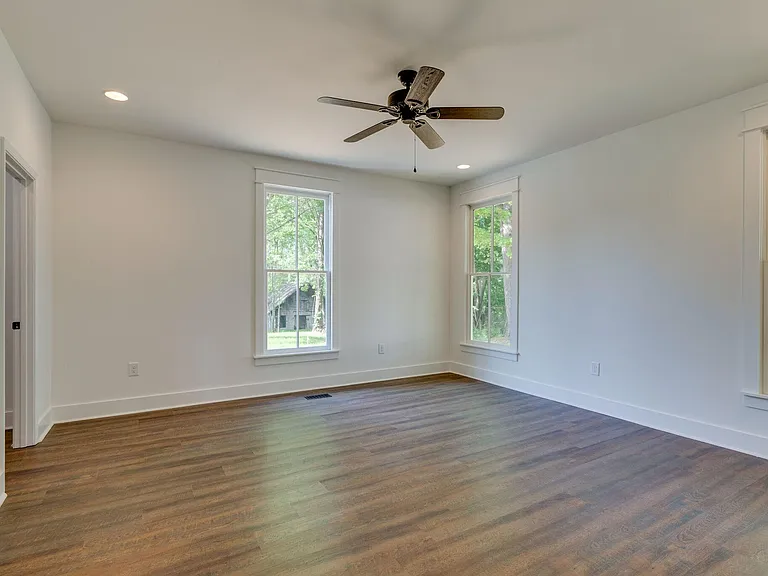 223 Walnut Ln — Photo 18