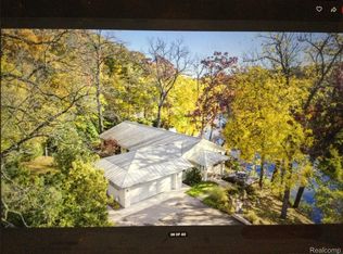 2510 Thornapple River Dr SE, Grand Rapids, MI