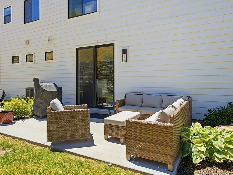 4762 S 1575 E — Photo 44