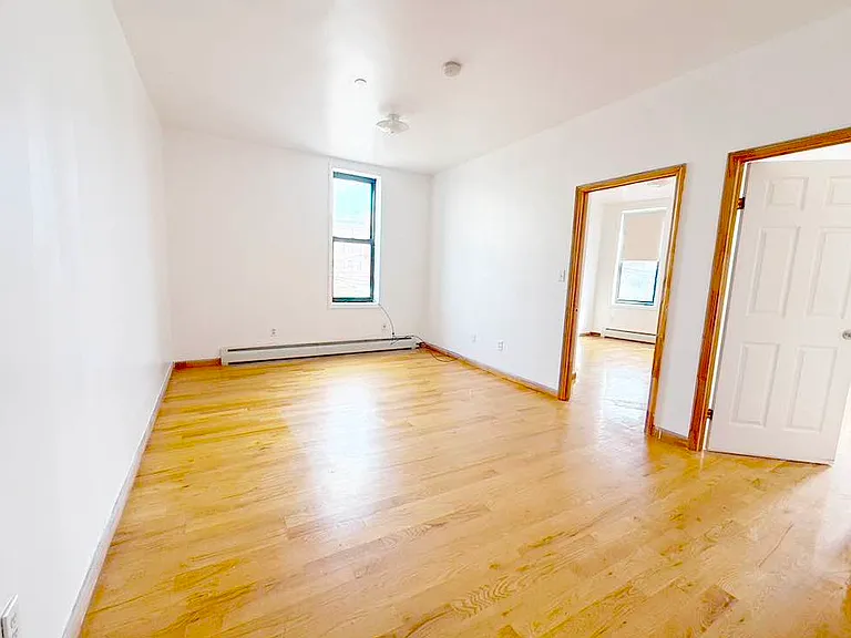 4506 Vernon Blvd #2 — Photo 8