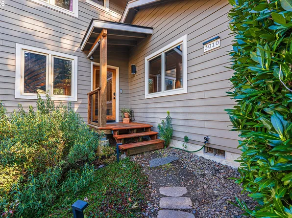 3010 Hendricks Hill Dr, Eugene, OR 97403