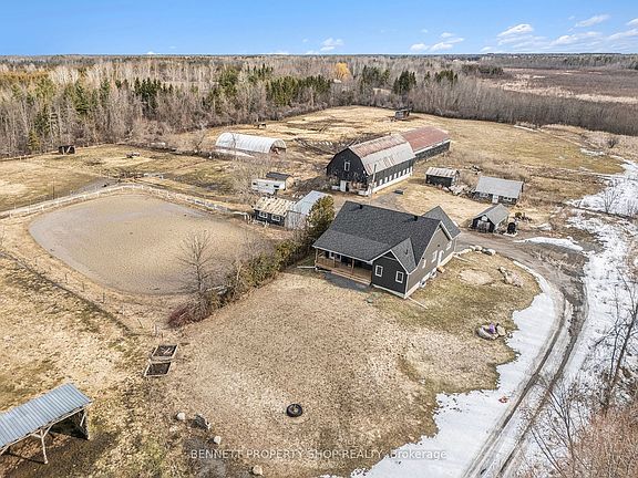 2nd image of 7261 Third Line Rd S