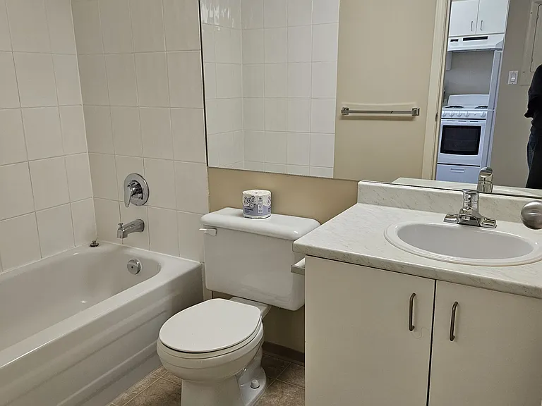 3528 Vanness Ave — Photo 16