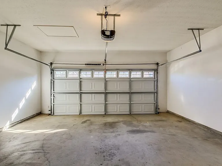 425 Lazy Willow Ln — Photo 20