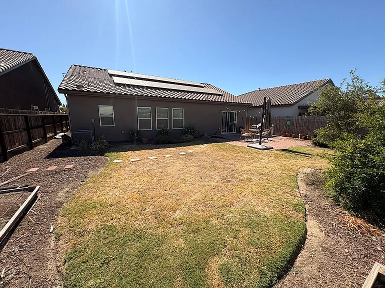1121 S Manzanita St — Photo 13