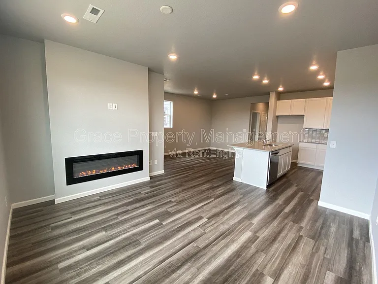 191 Ambrose St — Photo 4