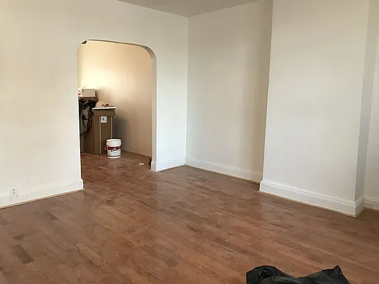 Rented by Premier Metro Realty Corp | media 32