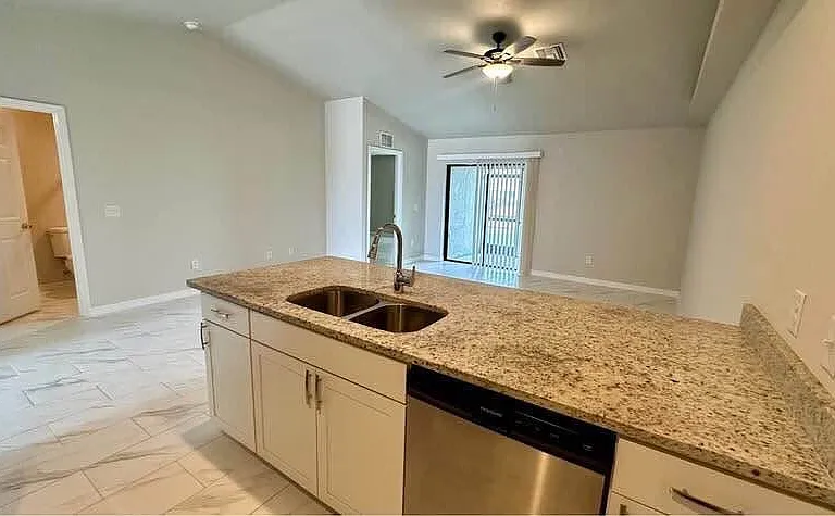 3418 SW 17th Ave #3418 — Photo 15
