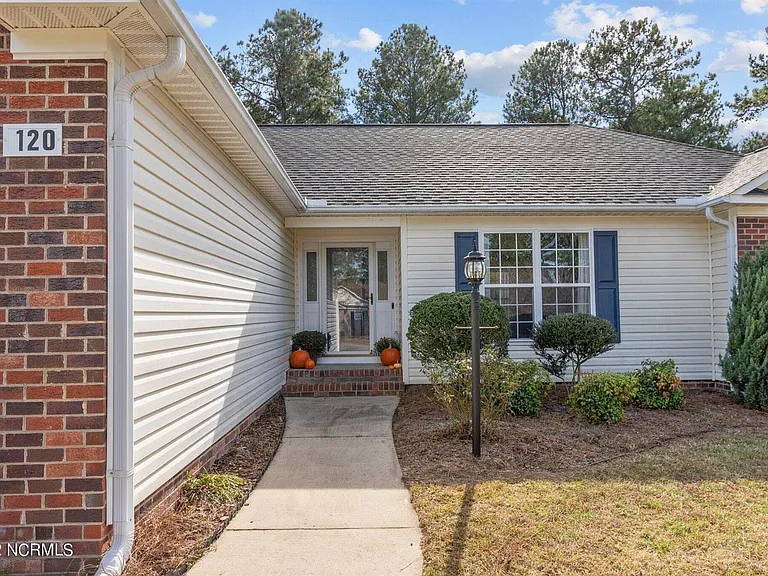 120 Crimson Ct — Photo 4