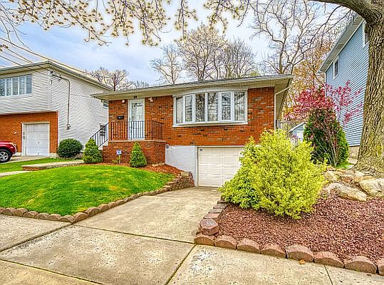 1st image of 165 Greaves Ave #1