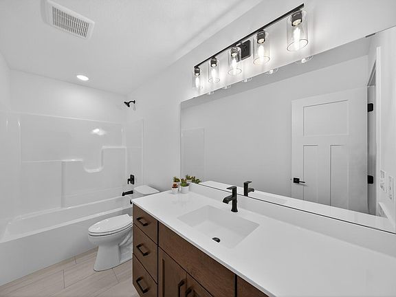 4th image of 1420 Sunrise Ave SE