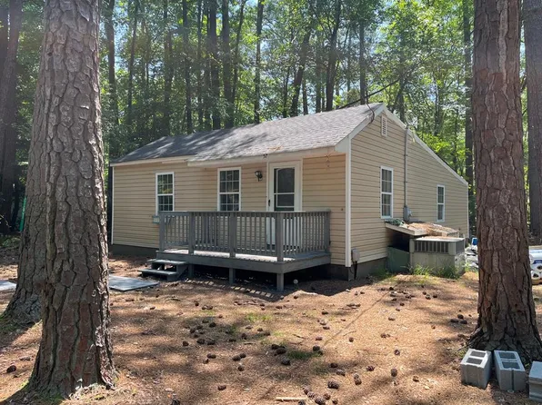 57 Hazel Dr, Hague, VA 22469