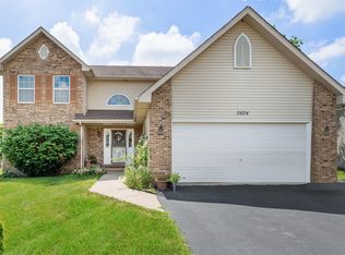 2804 Bloomfield Dr, Joliet, IL 60436