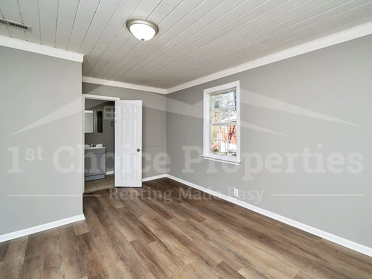 832 Alden Ave — Photo 12