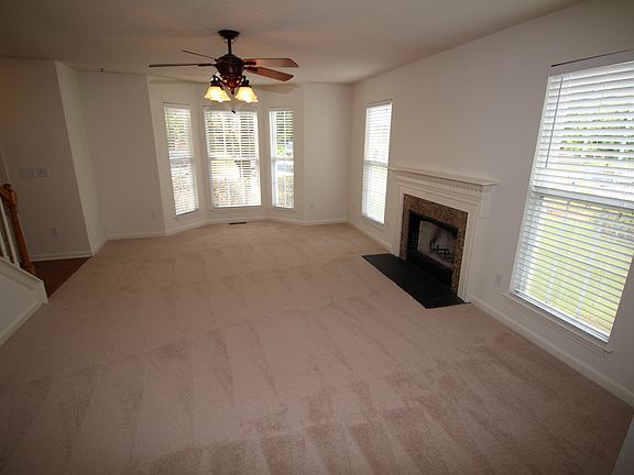 New carpet in Family Room!