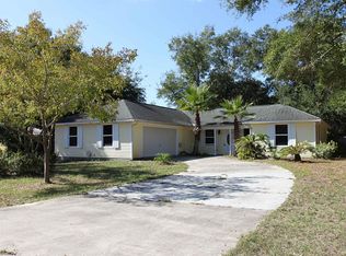 405 NW 12th St, Carrabelle, FL 32322