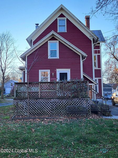 4th image of 126 Washington Avenue